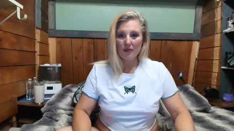 lisanixs online show from May 19, 2:07 am