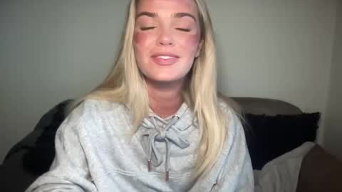 Marciabrady online show from January 10, 10:04 pm