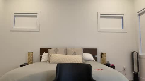 Mia online show from December 22, 12:28 am