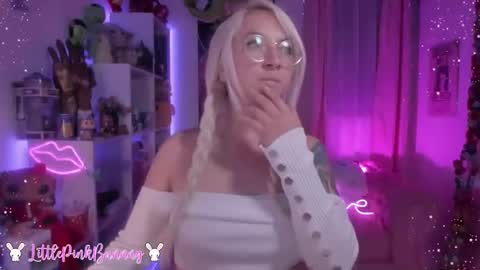 LittlePinkBunnny online show from February 20, 5:18 am