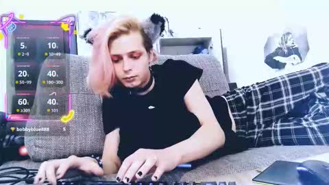 Snapshot of littlepinkcat chatting on October 9, 9:37 am Felix online show from October 9, 9:37 am