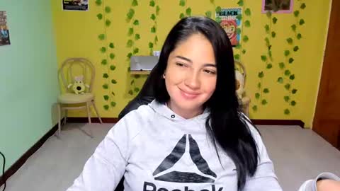 Mia  Wednesday to Sunday 730 am to 1030 am Colombian Hour D online show from July 30, 3:51 am