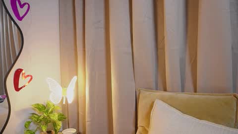 littletammy_ online show from January 18, 6:06 pm