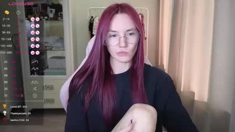 Snapshot of littlevildevil chatting on September 9, 1:33 pm Eliana online show from September 9, 1:33 pm