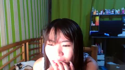 littleyazz_ online show from December 27, 4:32 pm