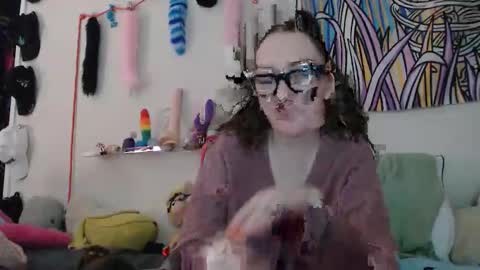 livingtrash online show from December 18, 10:43 am