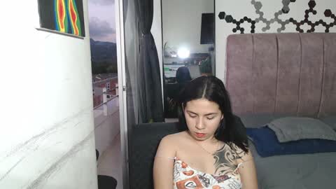 Snapshot of liza_thurner chatting on December 4, 10:35 pm Liza Thurner online show from December 4, 10:35 pm