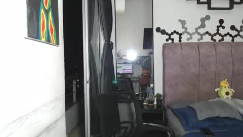 Snapshot of liza_thurner chatting on February 27, 12:14 am Liza Thurner online show from February 27, 12:14 am