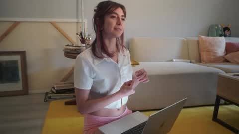 Liselle online show from June 3, 8:14 pm