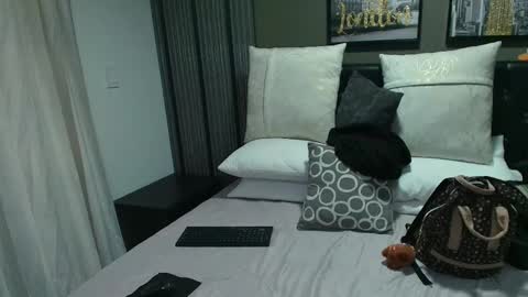 Snapshot of lizz_tender chatting on September 12, 11:56 am Lizz online show from September 12, 11:56 am
