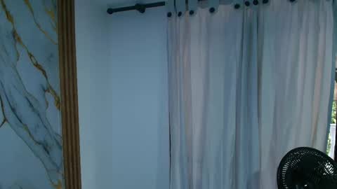 Snapshot of lizz_tender chatting on October 2, 11:53 am Lizz online show from October 2, 11:53 am
