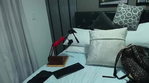 Snapshot of lizz_tender chatting on September 11, 11:55 am Lizz online show from September 11, 11:55 am