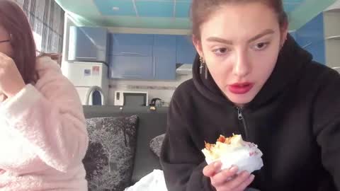 lizzi_muur online show from February 20, 10:59 am