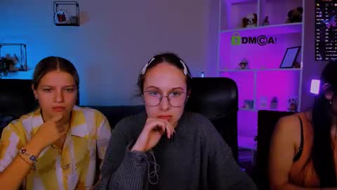 lizzie_boom online show from November 18, 8:45 pm