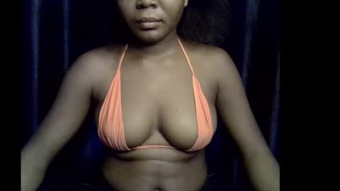 Snapshot of lizzy_petite chatting on October 11, 6:33 pm lizzy online show from October 11, 6:33 pm