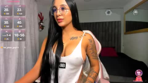 independent model online show from December 10, 6:49 pm