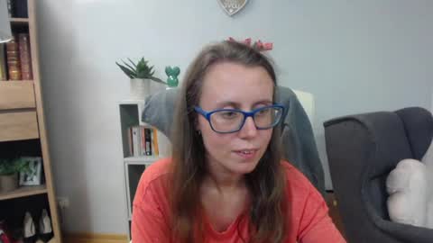 Lizzy online show from July 22, 10:50 am