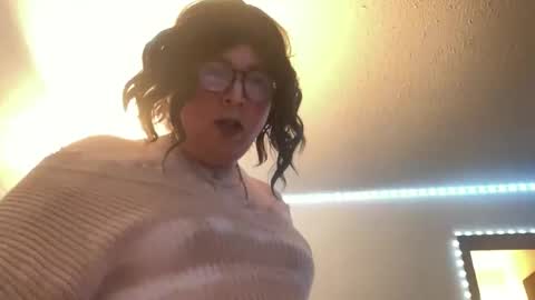 Lizzy online show from April 28, 1:14 am