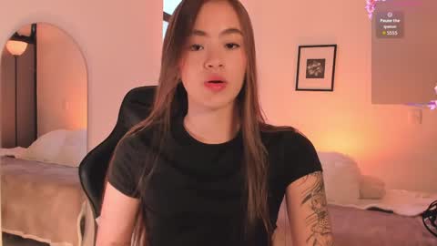 Lizzy Colins online show from June 7, 5:18 pm