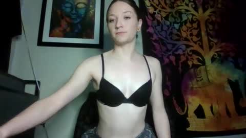 Lizzie Vonn online show from February 11, 2:15 am