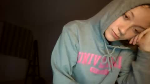 Lizzie Vonn online show from March 29, 12:18 pm