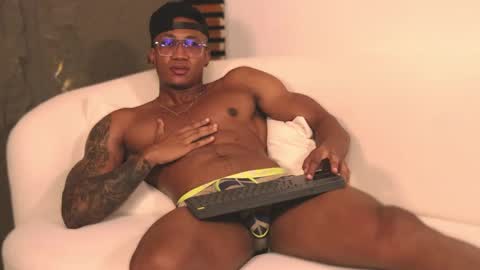 logan_varela online show from February 28, 3:04 am