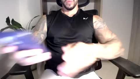 Logan Wolfp online show from May 20, 3:25 am