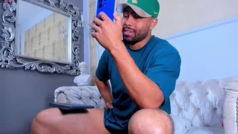 U can call me Logan online show from October 18, 3:22 am