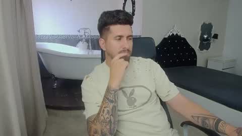 LoganStroud online show from June 23, 10:00 am