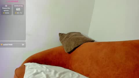 Snapshot of logantwink18 chatting on October 11, 10:35 pm logantwink18 online show from October 11, 10:35 pm