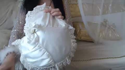 Snapshot of lokagold chatting on October 13, 6:15 am Lilu online show from October 13, 6:15 am