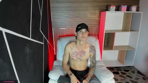 Snapshot of loki_odinsonn chatting on September 25, 5:14 am Loki online show from September 25, 5:14 am