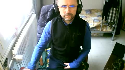 lokoum39 online show from February 12, 12:12 pm