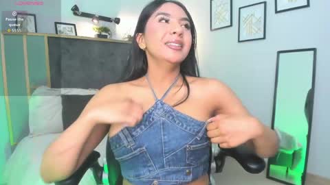 Lola online show from May 21, 3:40 pm