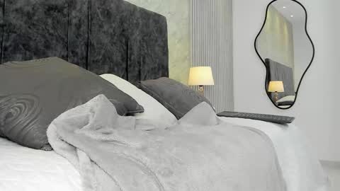 Snapshot of lola__sweet0591 chatting on September 24, 10:33 am Lola Sweet online show from September 24, 10:33 am