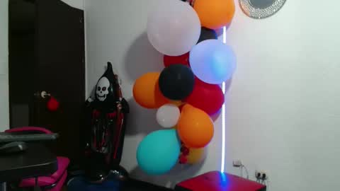 Snapshot of lola_fiery chatting on October 20, 1:16 pm lola_fiery online show from October 20, 1:16 pm