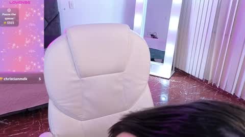 Lola  online show from May 22, 5:20 pm