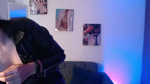 Snapshot of lolaandcamille chatting on February 27, 1:28 pm lolaandcamille online show from February 27, 1:28 pm