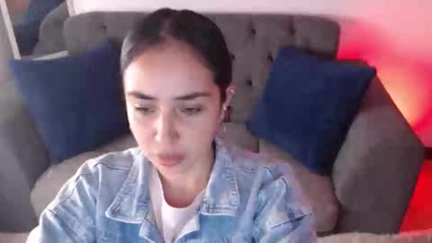 Snapshot of lolaandcamille chatting on March 4, 1:17 pm lolaandcamille online show from March 4, 1:17 pm