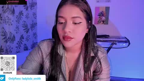 lolaasmith_21 online show from March 7, 10:21 pm