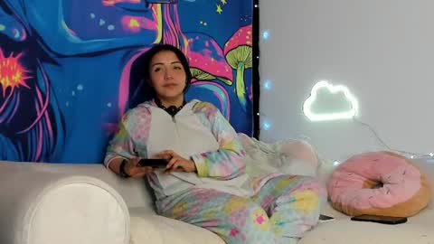  Lola Berry  online show from June 23, 9:28 am
