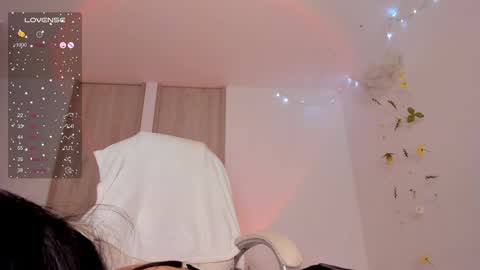 Snapshot of lolaberry_ chatting on December 3, 1:06 pm Lola Berry online show from December 3, 1:06 pm