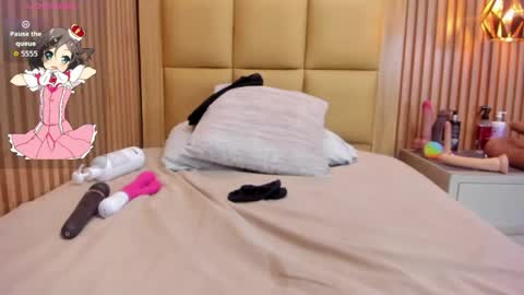 LOLA online show from April 9, 4:49 am