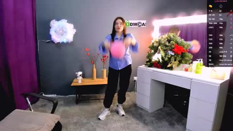 Lola pvt is OPEN online show from February 12, 12:44 pm