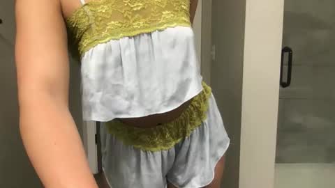 lolaskyyy159395 online show from February 3, 2:53 am