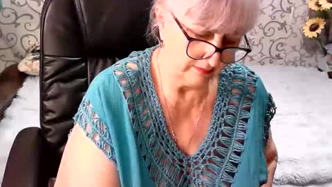 LolkaAlyss online show from October 22, 8:32 pm