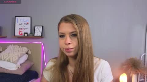 Lola online show from September 30, 8:14 am