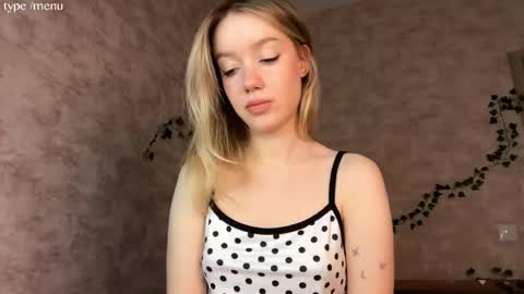 Mia online show from May 24, 4:52 am