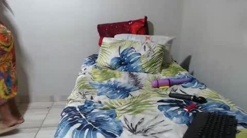 Snapshot of lolly_96 chatting on October 10, 12:05 am lolly_96 online show from October 10, 12:05 am