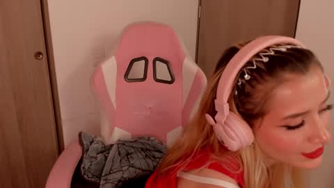 Lolly  online show from February 17, 11:54 pm